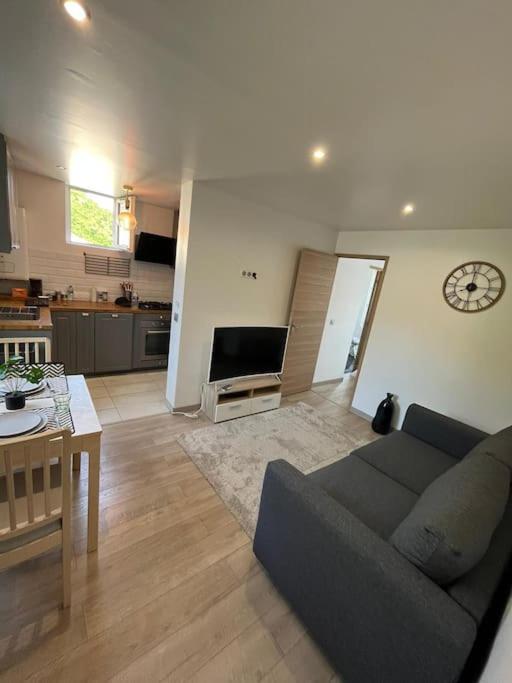Appart 4 Personnes Proche Paris Tour Eiffel Meudon Exteriör bild